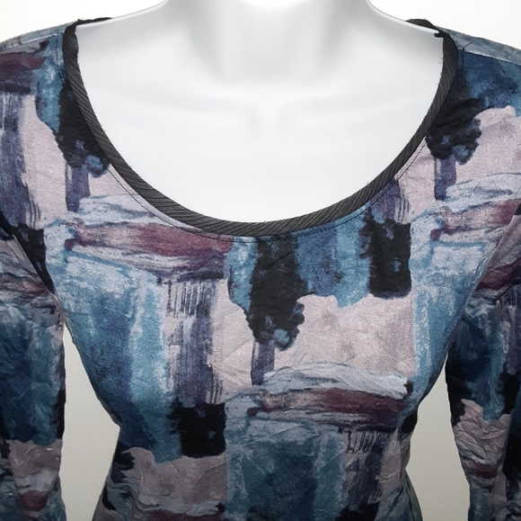 5/$25 Simply Vera blouse size small - Picture 3 of 7